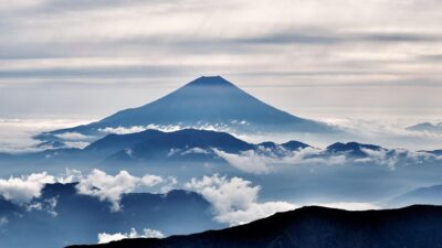 Semoga judul-judul ini bisa menarik perhatian dan meningkatkan klik pada artikel tentang wisata Banyuwangi!