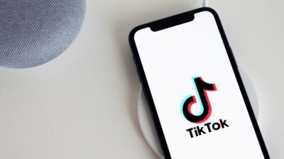 “Terungkap! 7 Viral TikTok yang Bikin Kamu Nggak Bisa Berhenti Nonton – Nomor 5 Pasti Bikin Kamu Terkejut!”