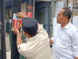 Target PAD Tidak Tercapai Akibat Ratusan Tiang Wifi Tak Berizin, DPMPTSP Tempelkan Stiker Peringatan