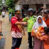 Bupati Nganjuk Kunjungi Warga Terdampak Banjir