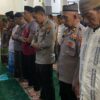 Kapolres Nganjuk dan Anggota Gelar Tarawih Bersama di Masjid Al-Ikhlas