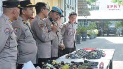 Polres Nganjuk Periksa Kondisi Senjata Api yang Dipakai Para Personel