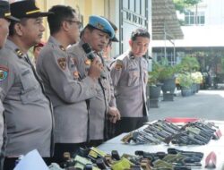 Polres Nganjuk Periksa Kondisi Senjata Api yang Dipakai Para Personel