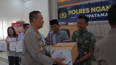 Polres Nganjuk Salurkan Bansos untuk Penyandang Disabilitas di Bulan Ramadan