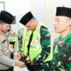 Silaturahmi Kamtibmas, Polres Nganjuk Bagikan Rompi Keselamatan Berlalu Lintas