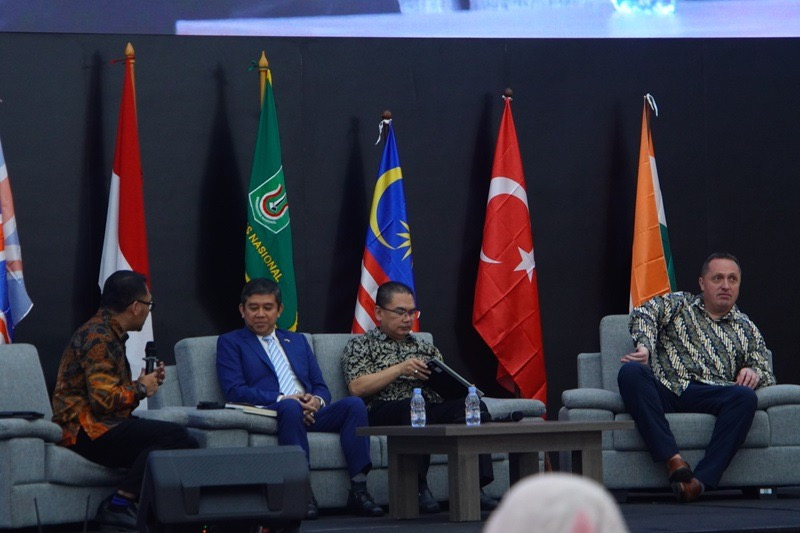 Respons Pernyataan Menag, Akademisi: Perlu Standar Nasional Kesejahteraan Guru Respons Pernyataan Menag, Akademisi: Perlu Standar Nasional Kesejahteraan Guru