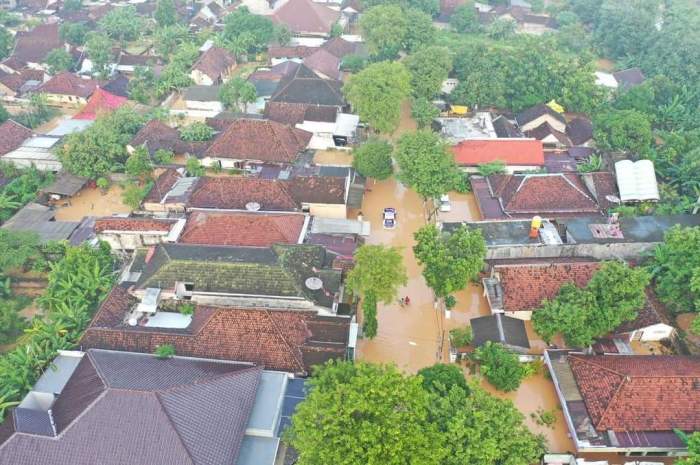 Ribuan Rumah Terendam Banjir di ๎Nganjuk๎, 23 Orang Dikabarkan Hilang ... Ribuan Rumah Terendam Banjir di ๎Nganjuk๎, 23 Orang Dikabarkan Hilang ...