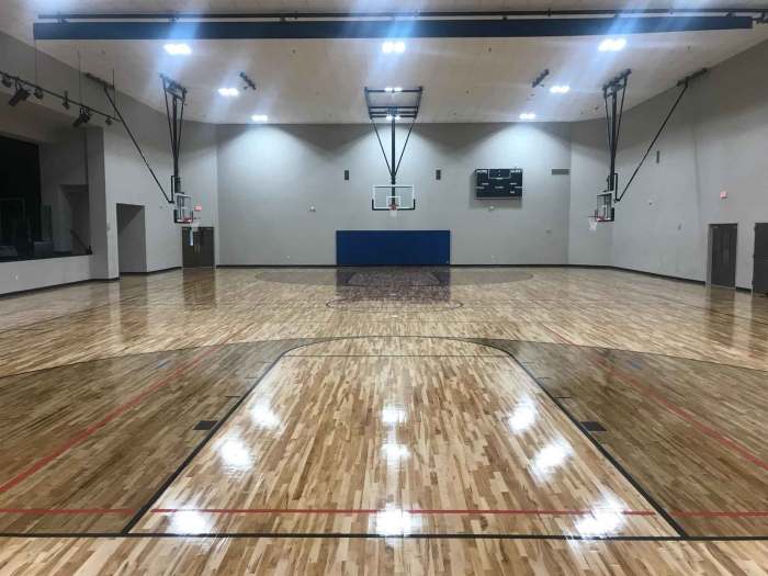 Lantai lapangan basket indoor terbaik