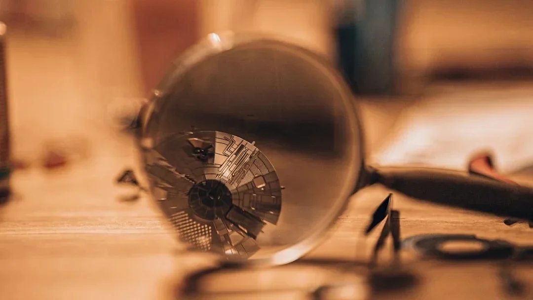 Product Selection Magnifying Glass