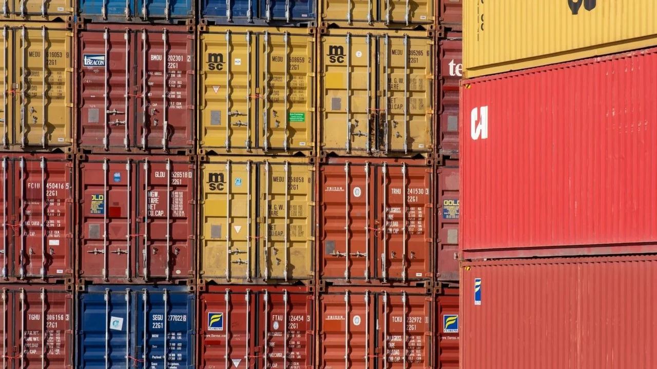 Bulk Order Shipping Containers Business Meeting