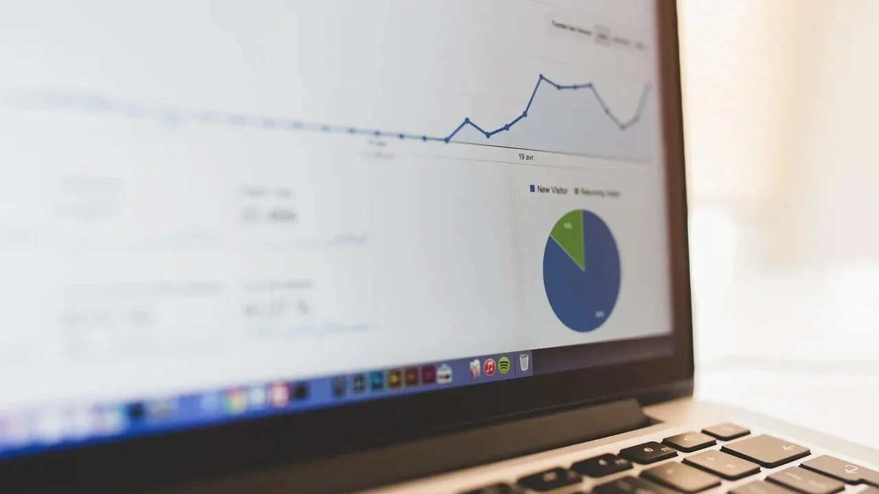 Laptop Data Growth Chart