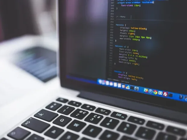 Computer Screen Hand Pointing - Simulasi Pinjaman