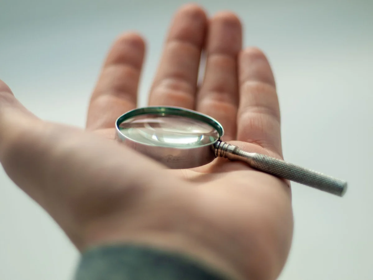 Contract Magnifying Glass - Premi Asuransi Mobil