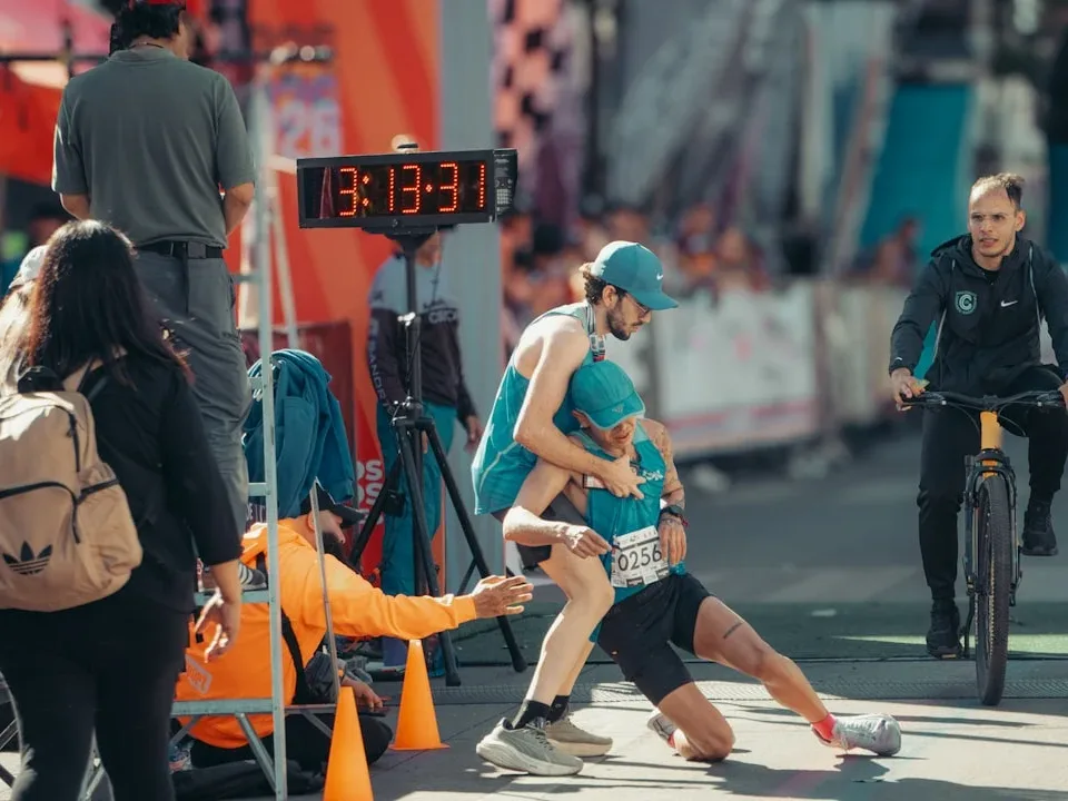 Fast Money Sprint Run Finish Line - Cicilan Pinjaman