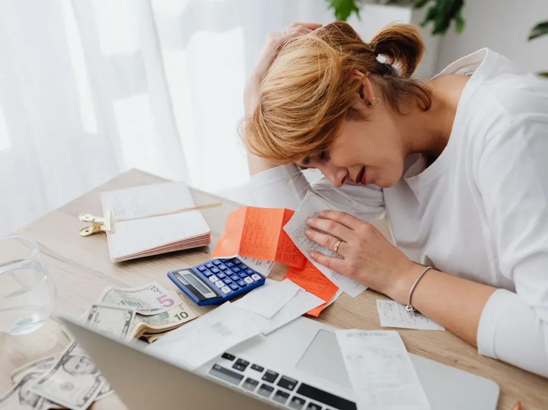 Stressed Person Financial Ruin - Resiko Pinjaman Online