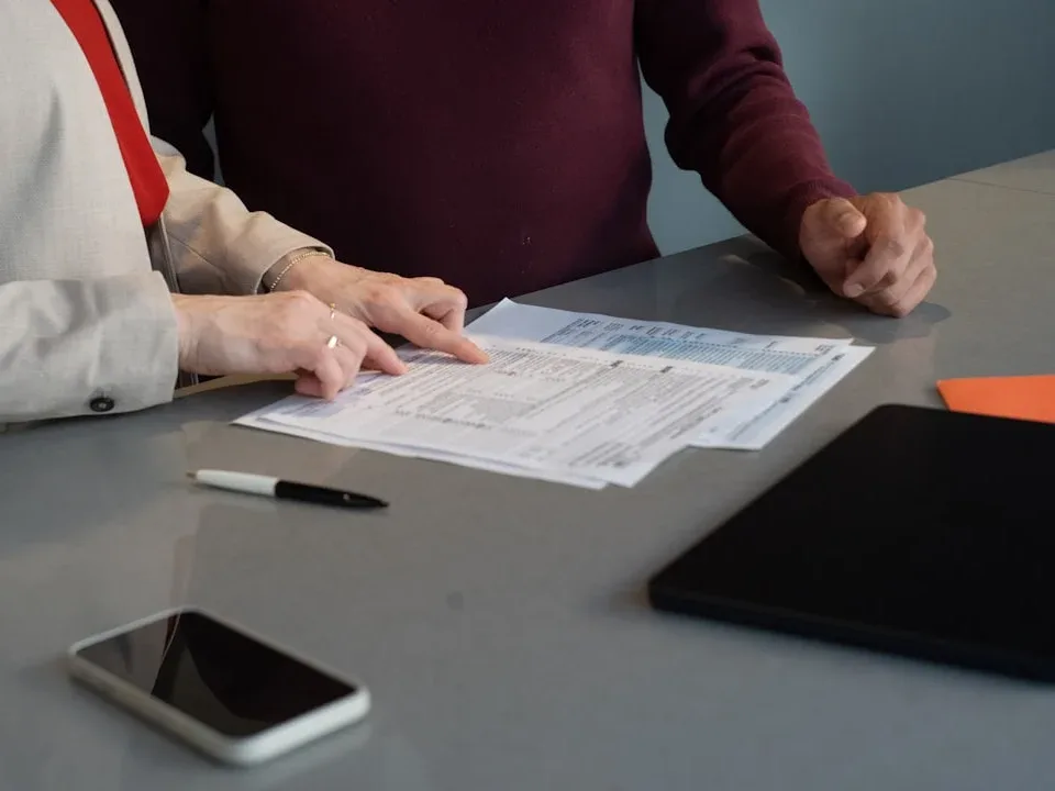 Insurance Documents Paperwork - Cara Klaim Asuransi Mobil