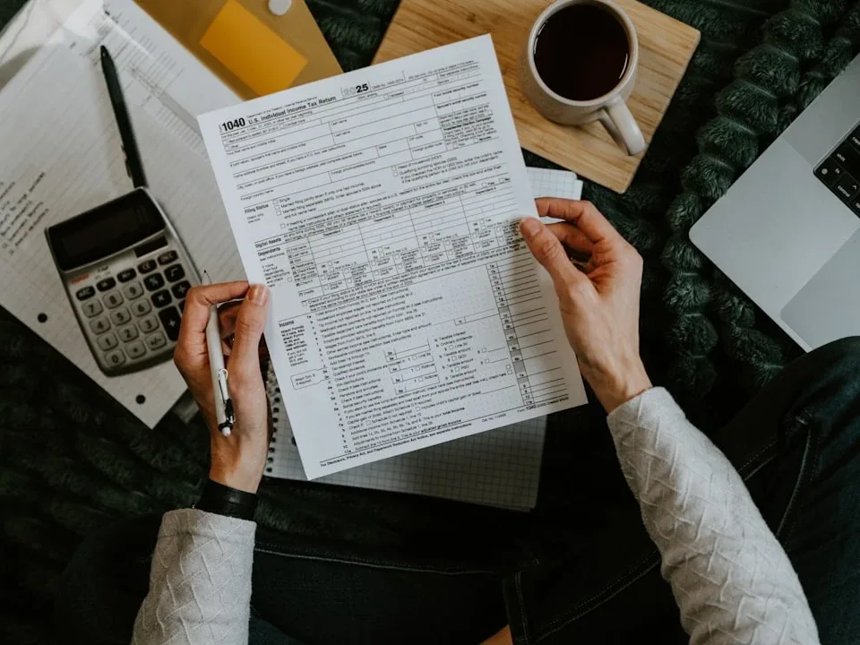 Insurance Premium Cost Factors - Asuransi Perjalanan