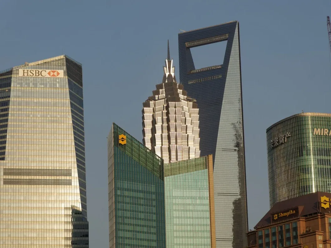 Islamic Finance Banking Building - Pinjaman Bank Syariah