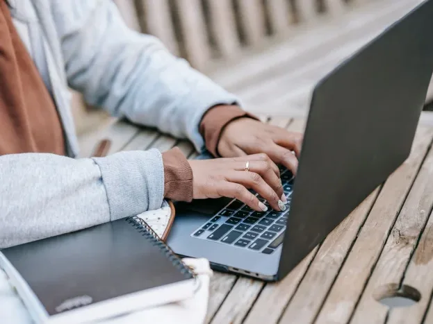 Laptop Typing Online Job - Kerja Dari Rumah