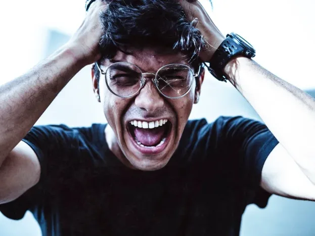 Red X Frustrated Person - Dokumen Pinjaman