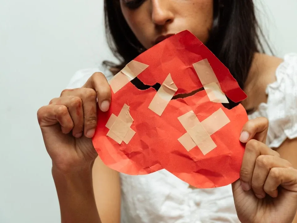 Red X Mark Confused Person - Perbandingan Asuransi