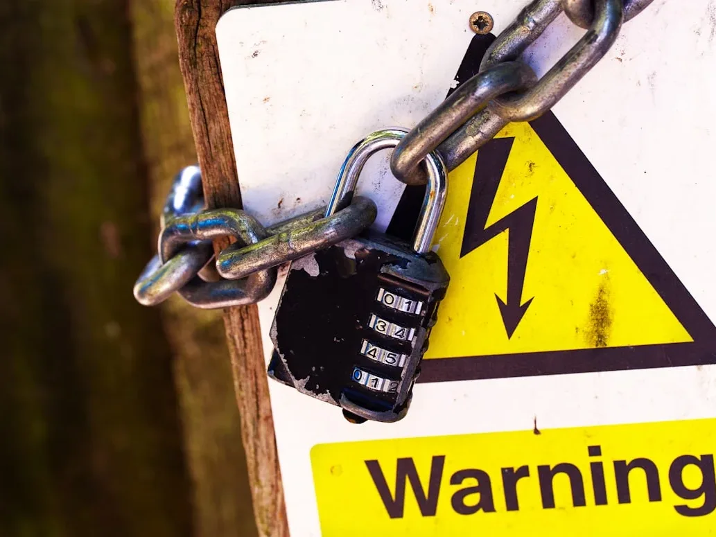 Risk Warning Shield Protection - Pinjaman Modal Usaha