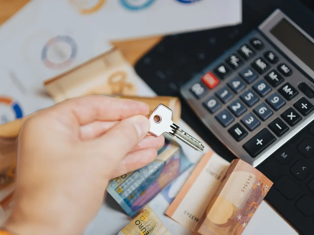 Saving Money Loan Choice Financial Advice - Bunga Pinjaman