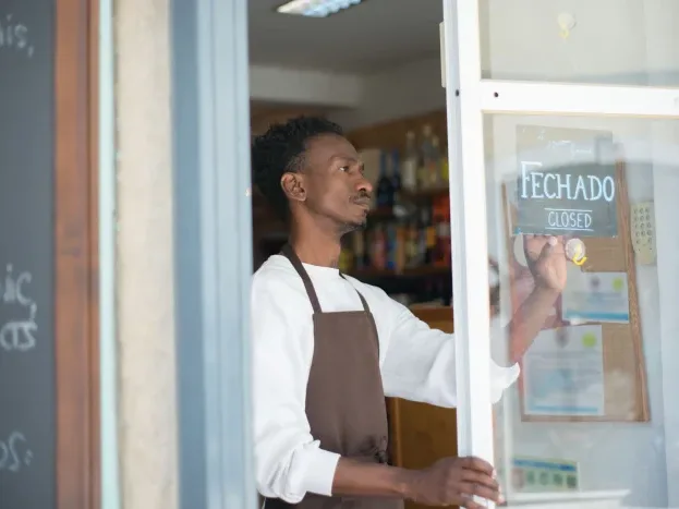 Small Business Owner Entrepreneur Young Professional - Kredit Modal Usaha Tanpa Agunan