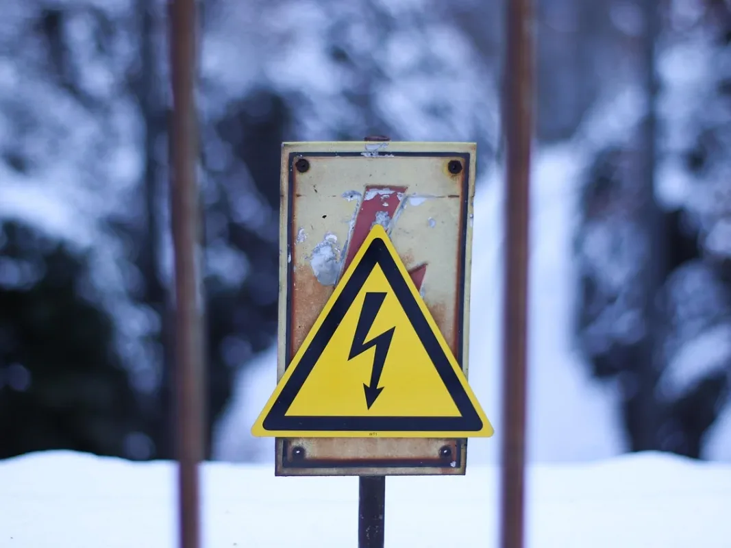 Warning Sign Careful Planning - Pinjaman Jaminan BPKB